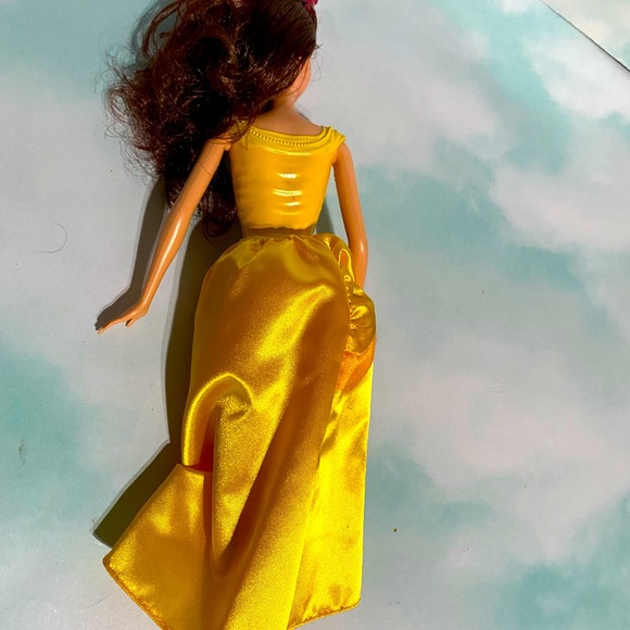 DISNEY BEAUTY AND THE BEAST 2012 COLLECTABLE BEAUTIFUL PRINCESS BELLE DOLL - Picture 9 of 9